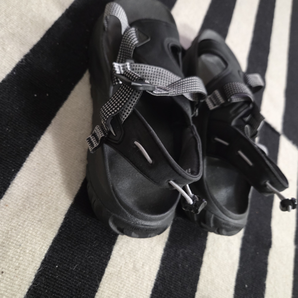 Nike‎ Black and Gray Outdoor Sport Sandals - Picture 8 of 15